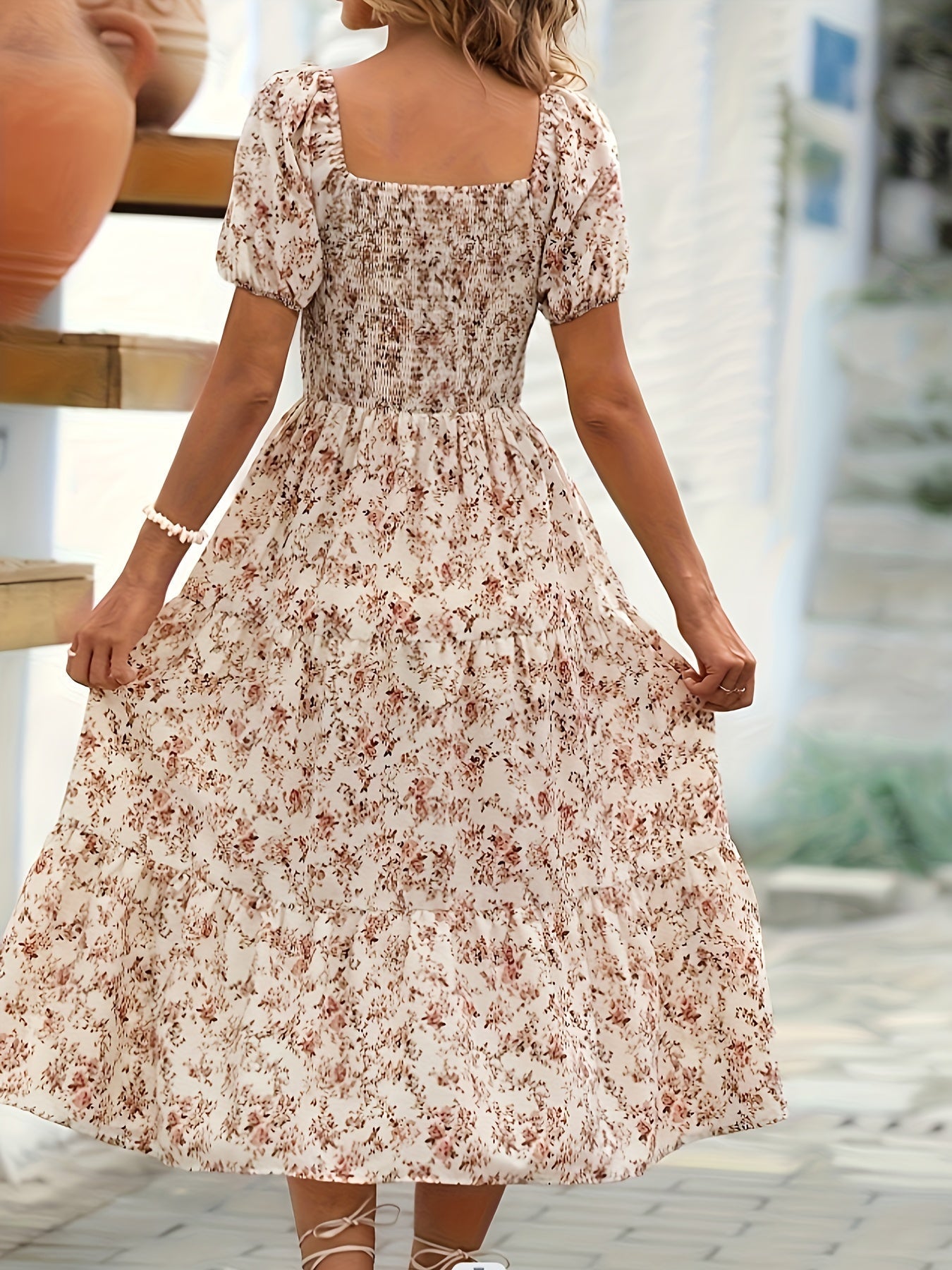 Effortlessly Elegant Dress with a Timeless Design