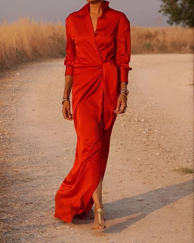 Beautifully Finished Dress in a Timeless Design
