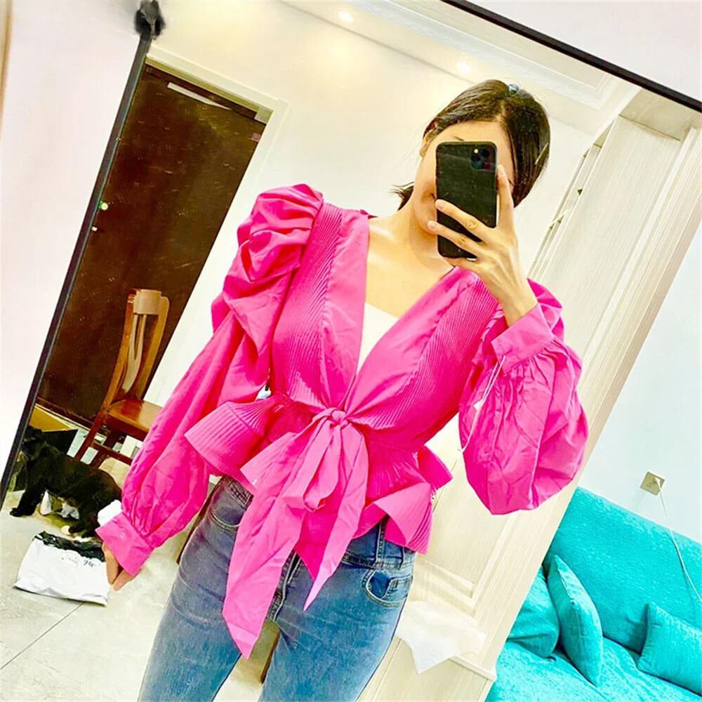 Classic Vintage Blouse with a Flattering Fit