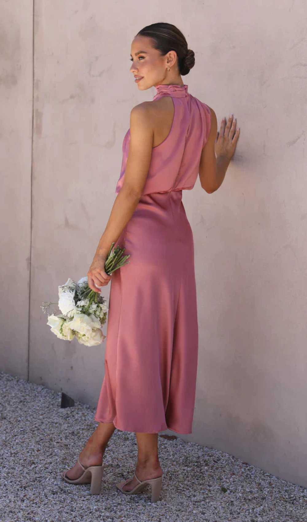 Beautifully Finished Dress in a Timeless Design