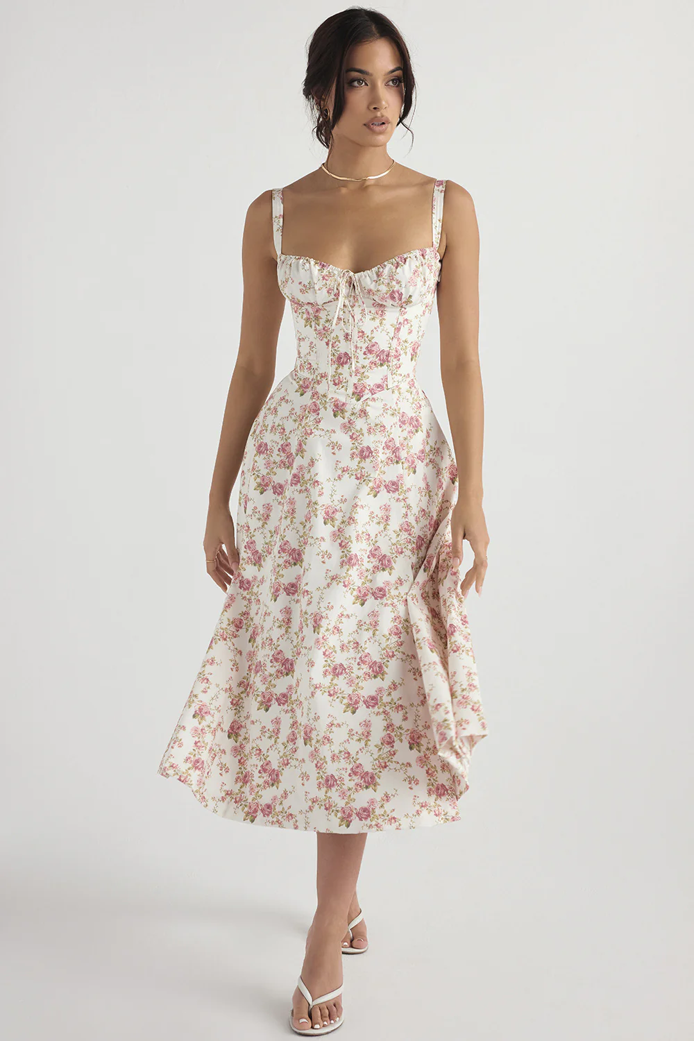 Effortlessly Elegant Dress with a Timeless Design