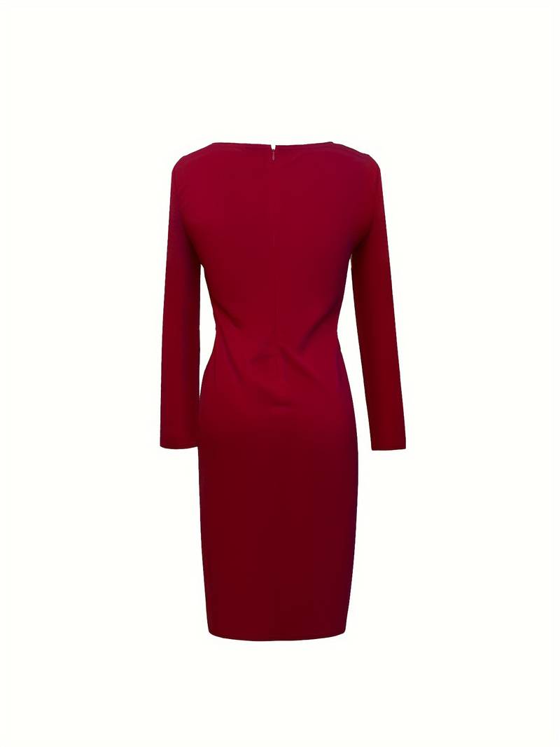 Beautifully Finished Dress in a Timeless Design
