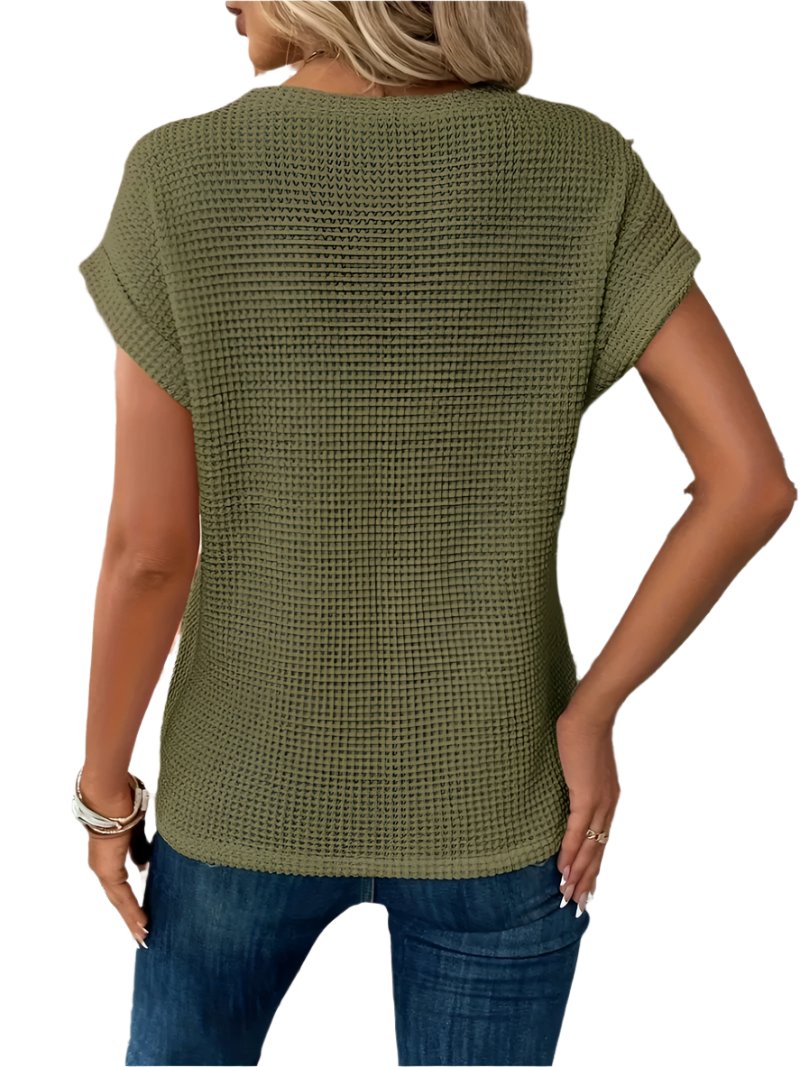 Effortlessly Elegant Blouse with a Timeless Design