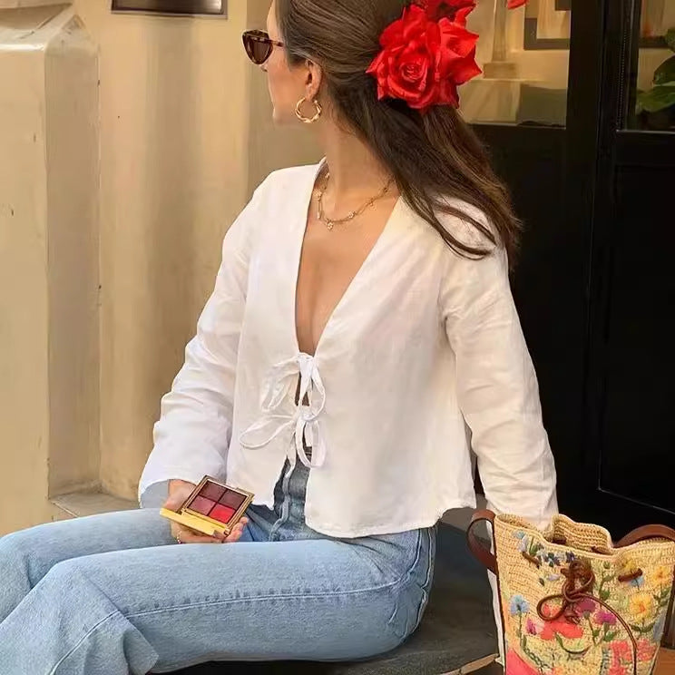 Effortlessly Elegant Blouse with a Timeless Design