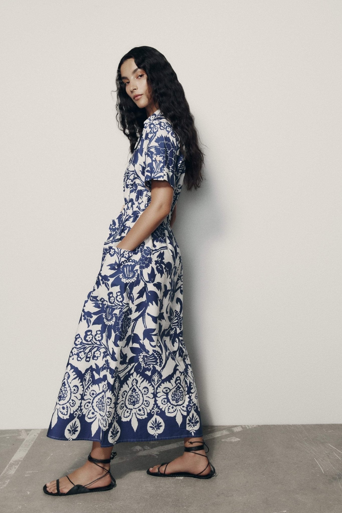Well Tailored Dress with a Graceful Silhouette