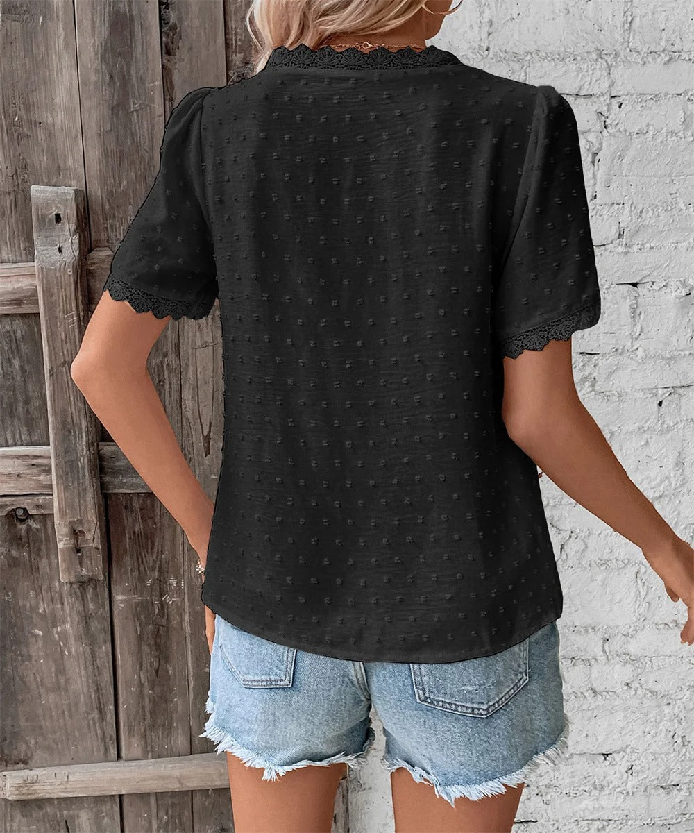Well Tailored Blouse with a Graceful Silhouette