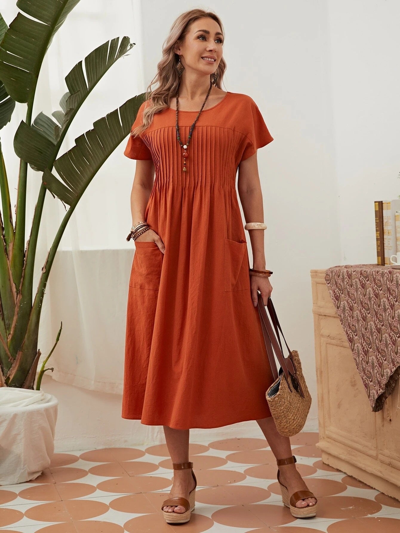 Classic Vintage Dress with a Flattering Fit