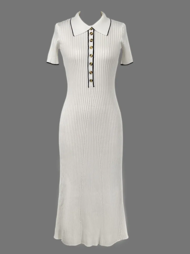 Classic Vintage Dress with a Flattering Fit