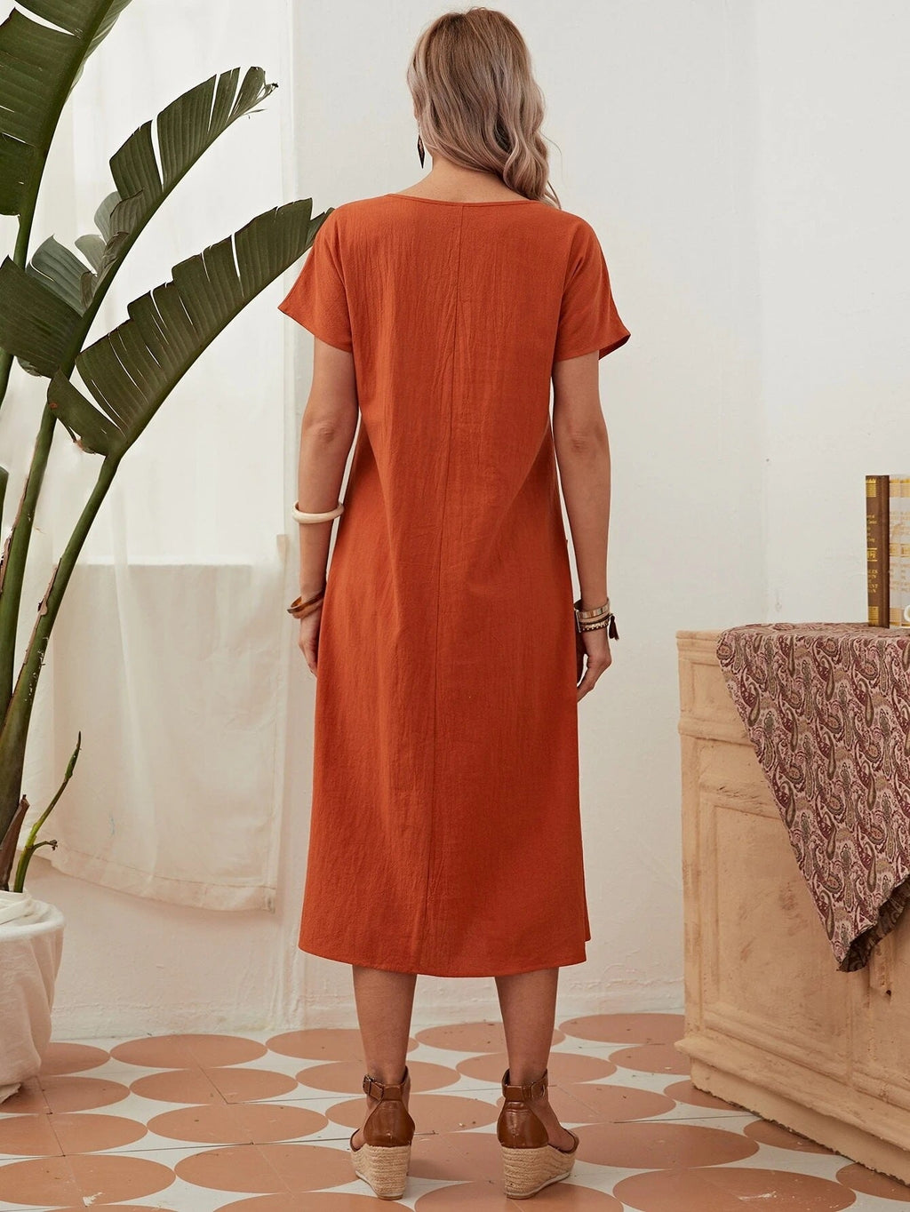 Classic Vintage Dress with a Flattering Fit