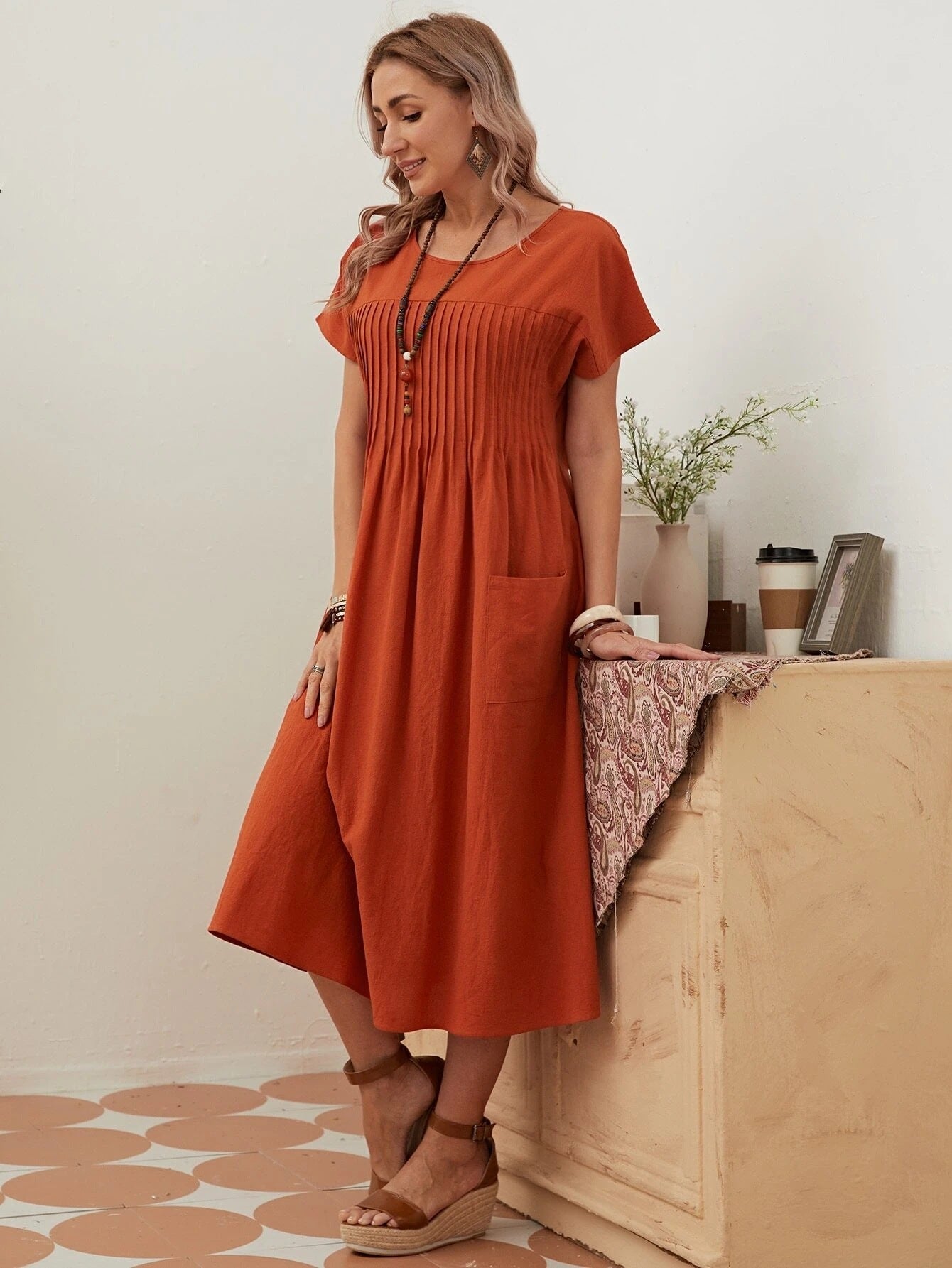 Classic Vintage Dress with a Flattering Fit