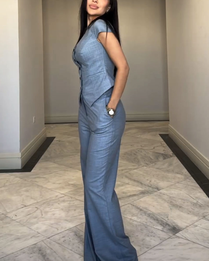 Classic Vintage Trousers with a Flattering Fit