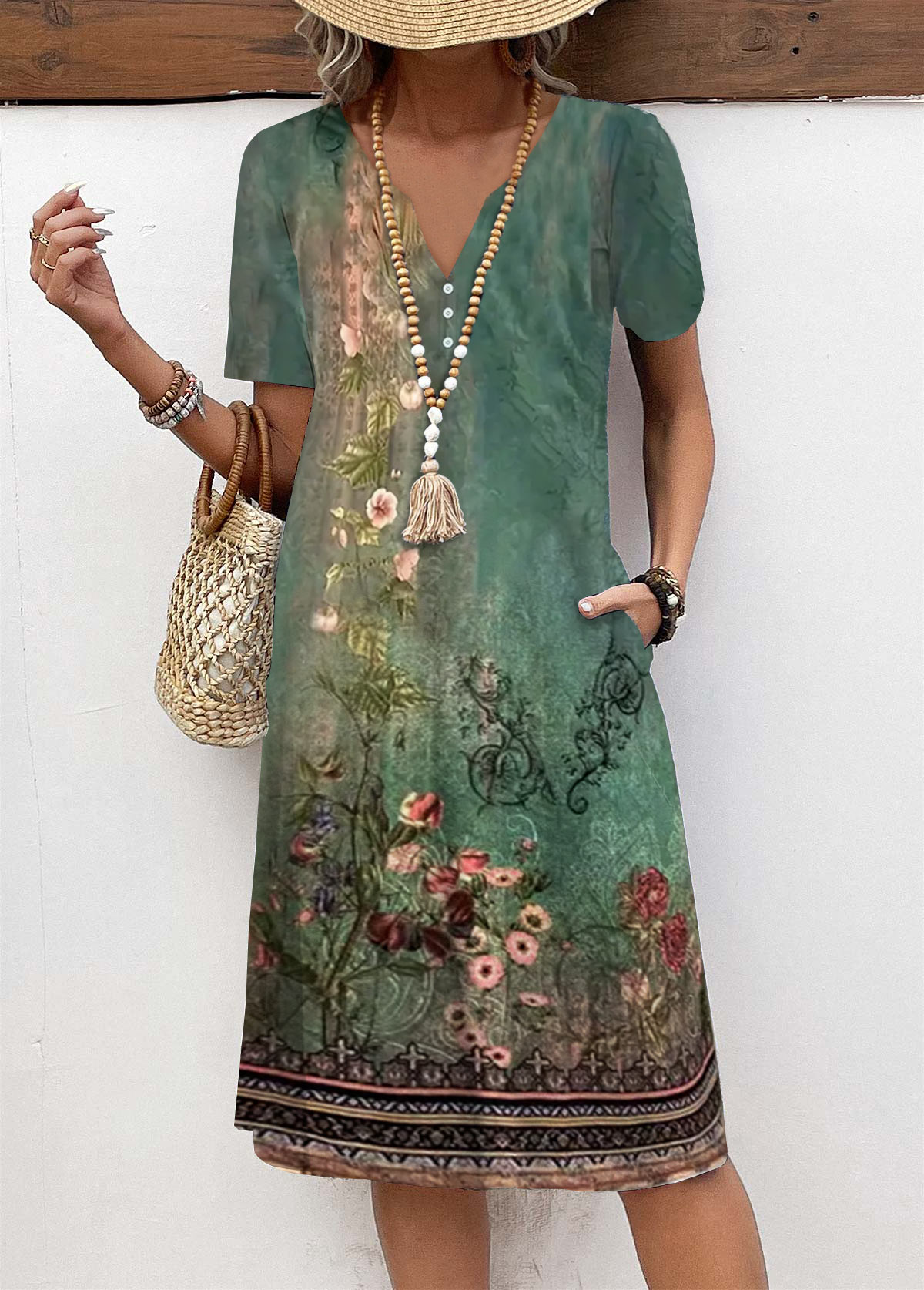 Classic Vintage Dress with a Flattering Fit