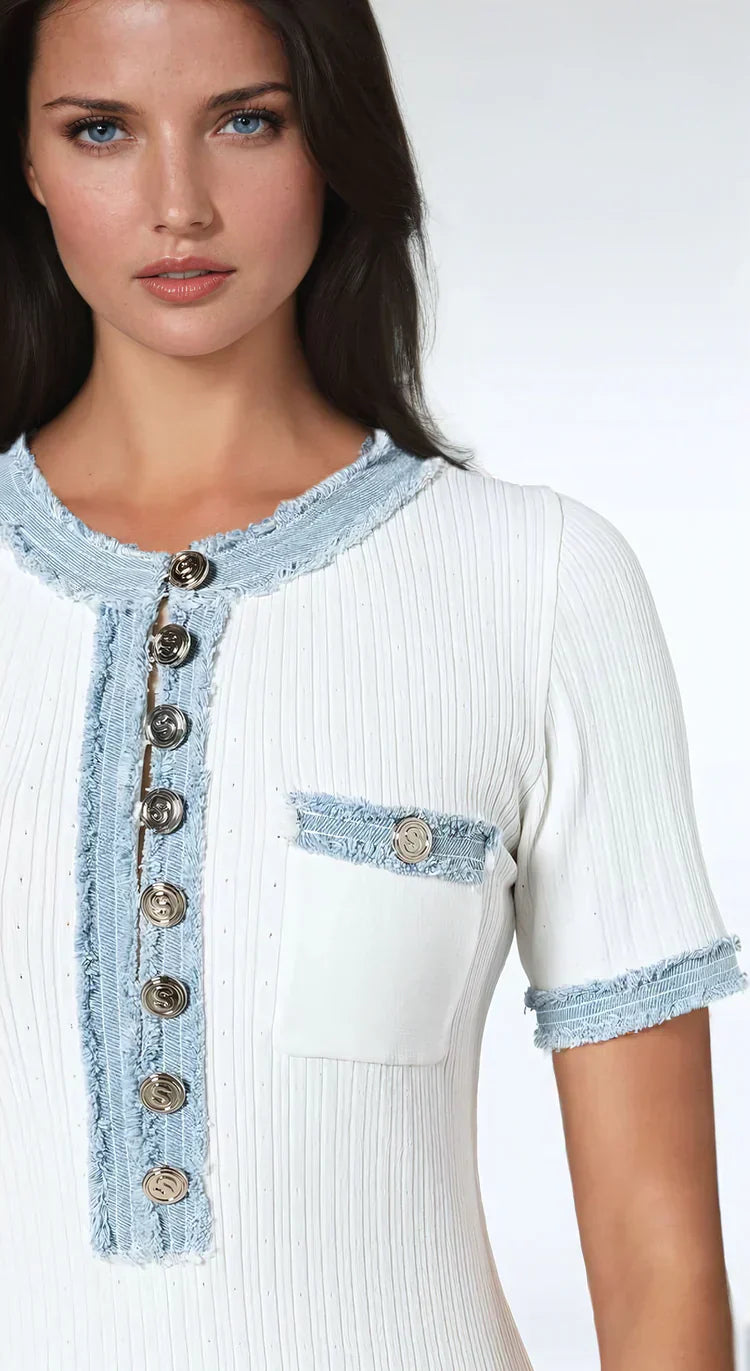Effortlessly Elegant Dress with a Timeless Design