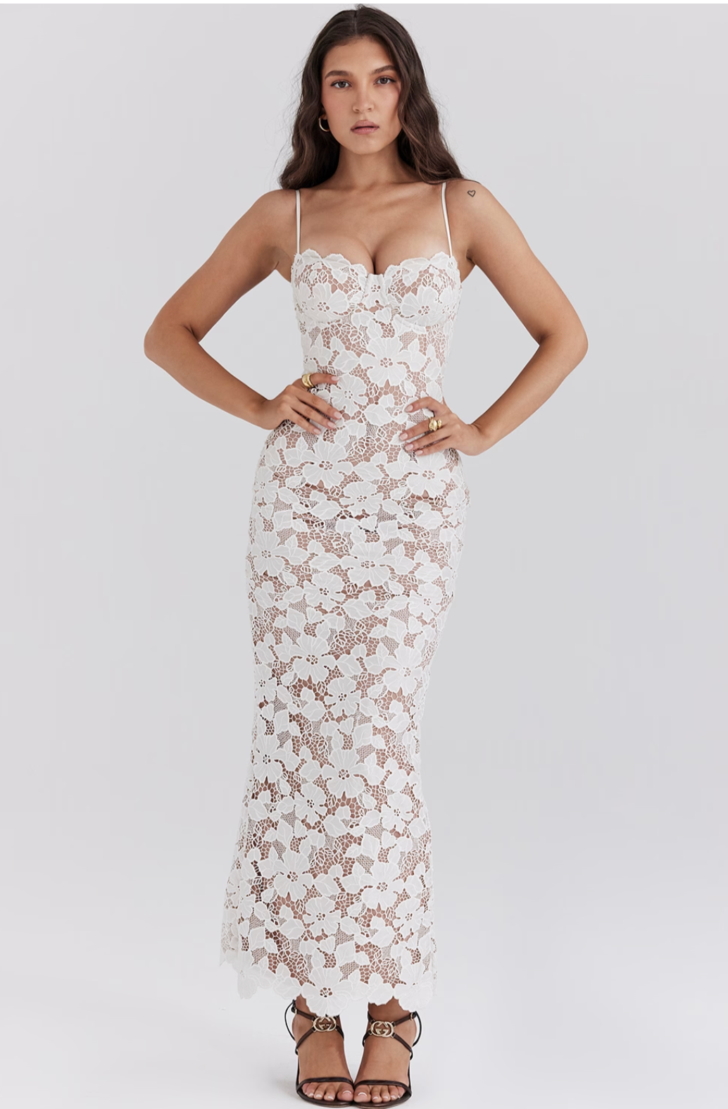 Well Tailored Dress with a Graceful Silhouette