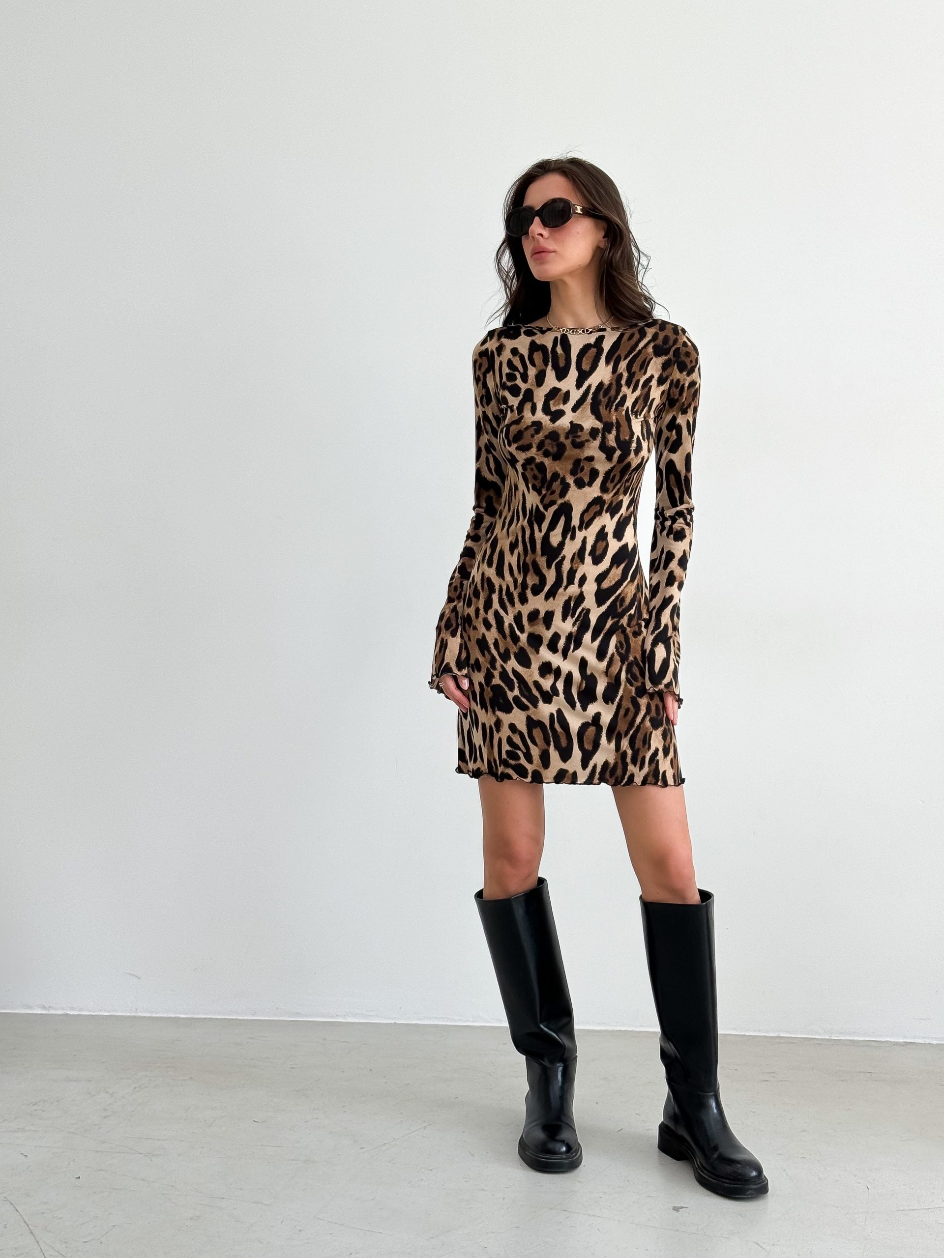 Well Tailored Dress with a Graceful Silhouette
