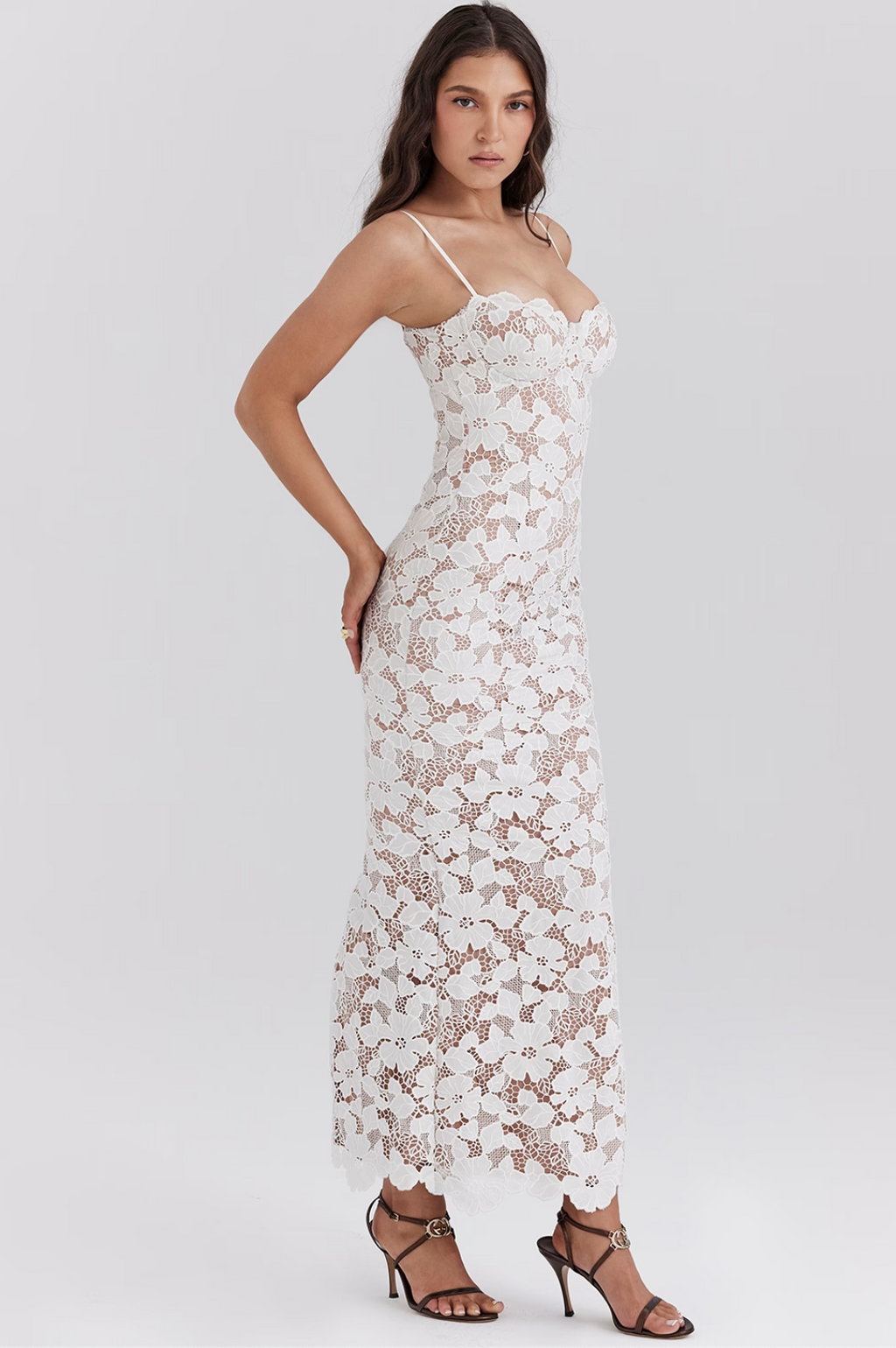 Well Tailored Dress with a Graceful Silhouette