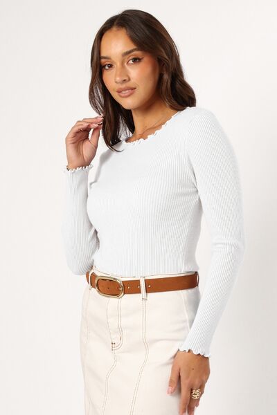 Well Tailored T-Shirt with a Graceful Silhouette