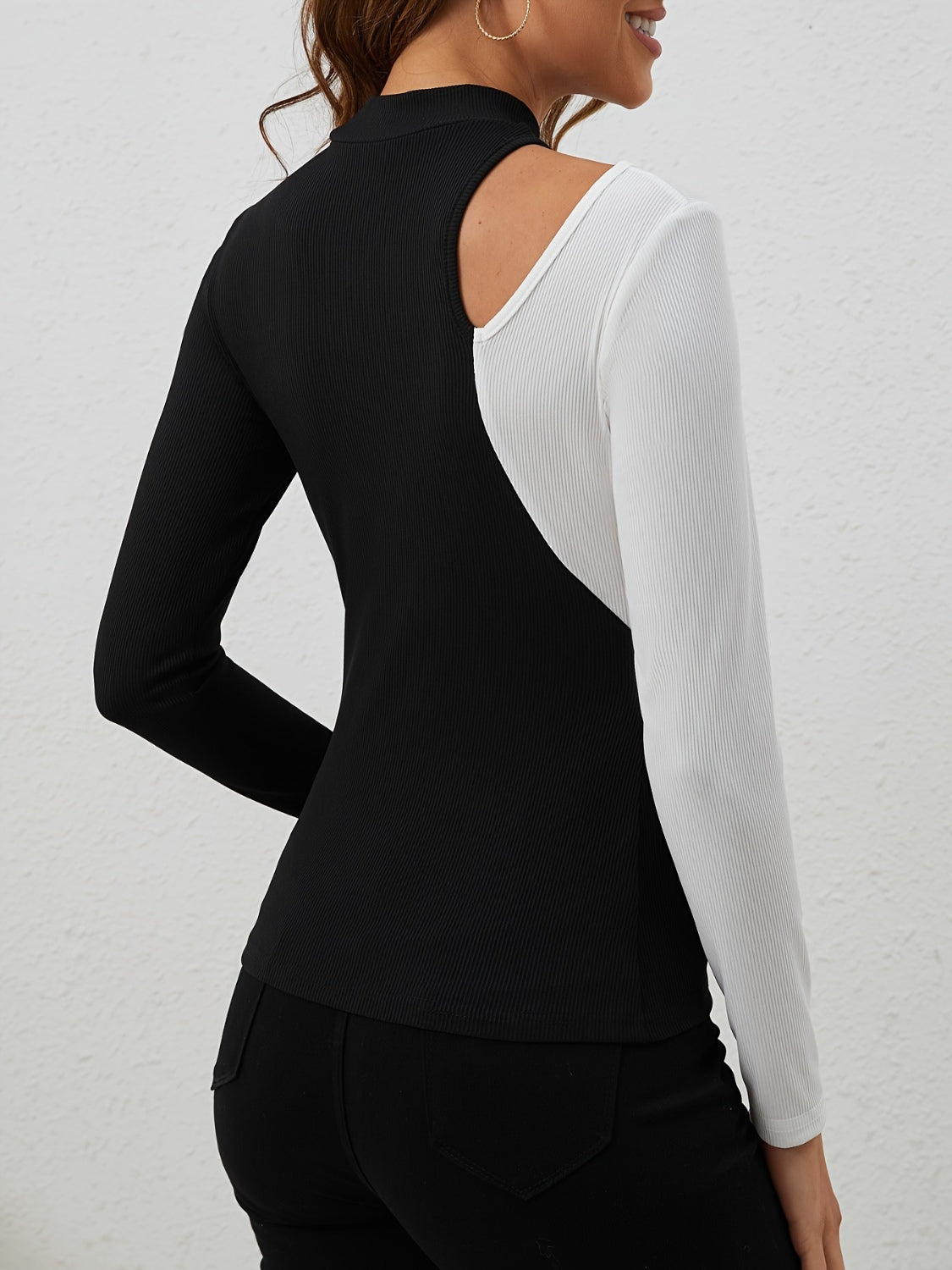 Well Tailored T-Shirt with a Graceful Silhouette