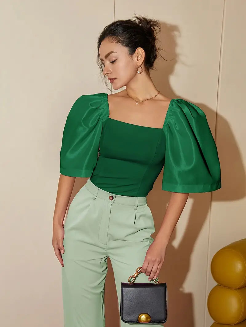 Well Tailored Blouse with a Graceful Silhouette