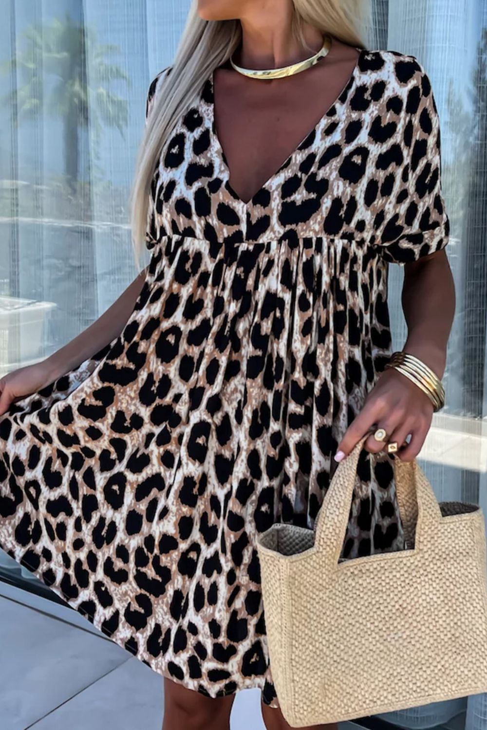 Classic Vintage Dress with a Flattering Fit