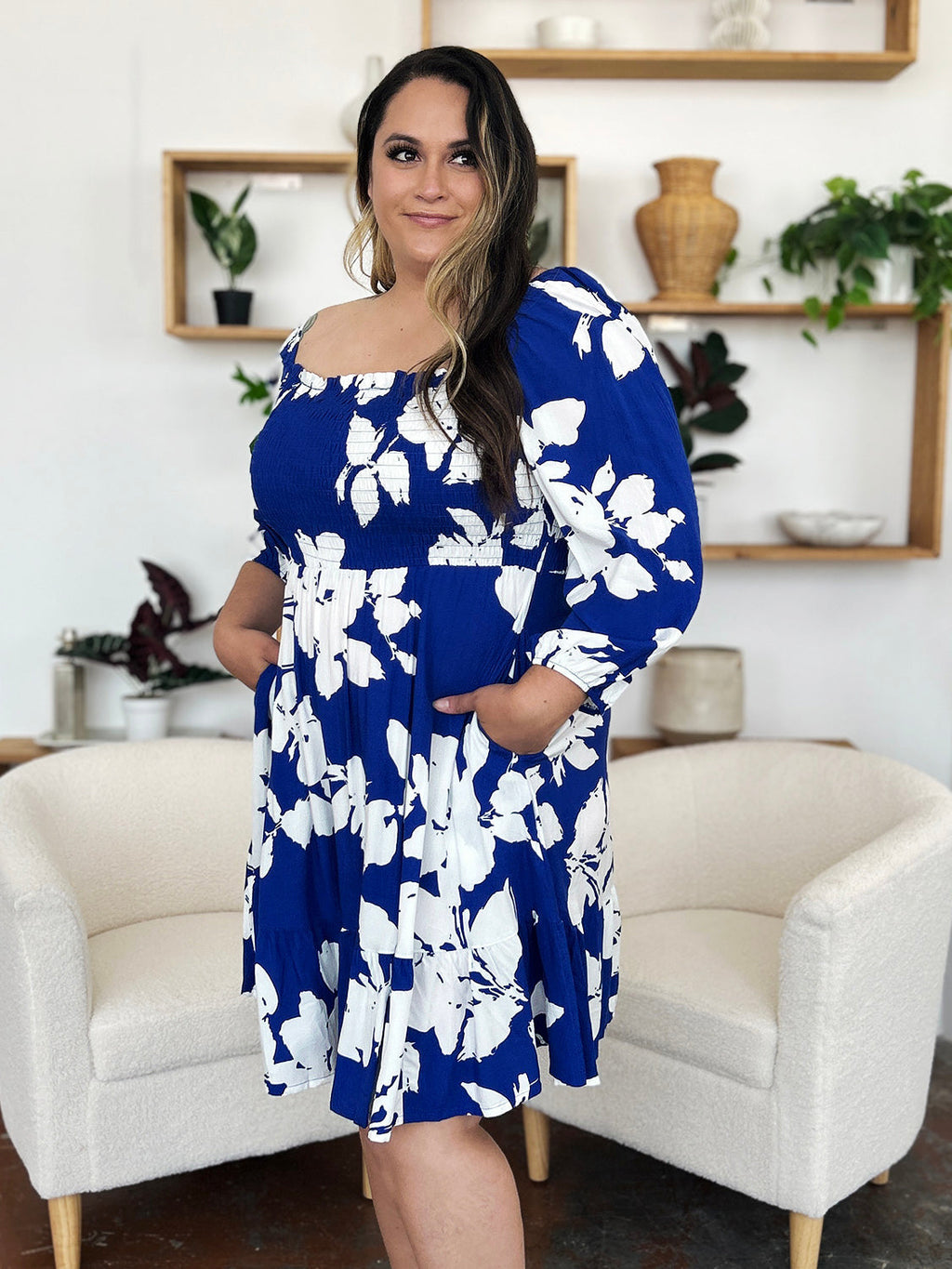 Effortlessly Elegant Dress with a Timeless Design