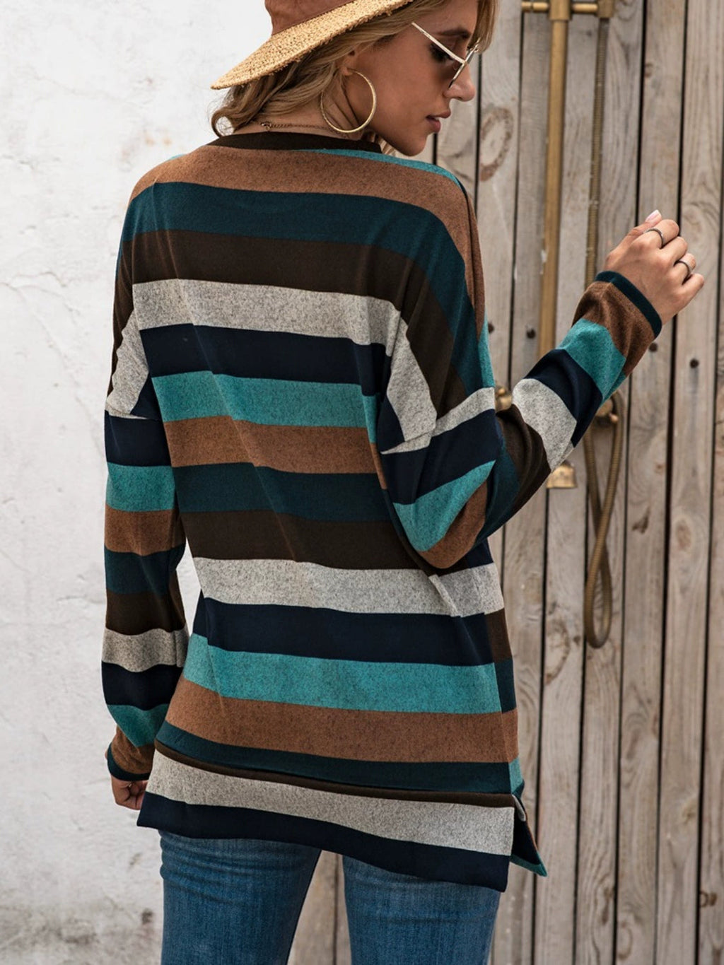 Effortlessly Elegant T-Shirt with a Timeless Design