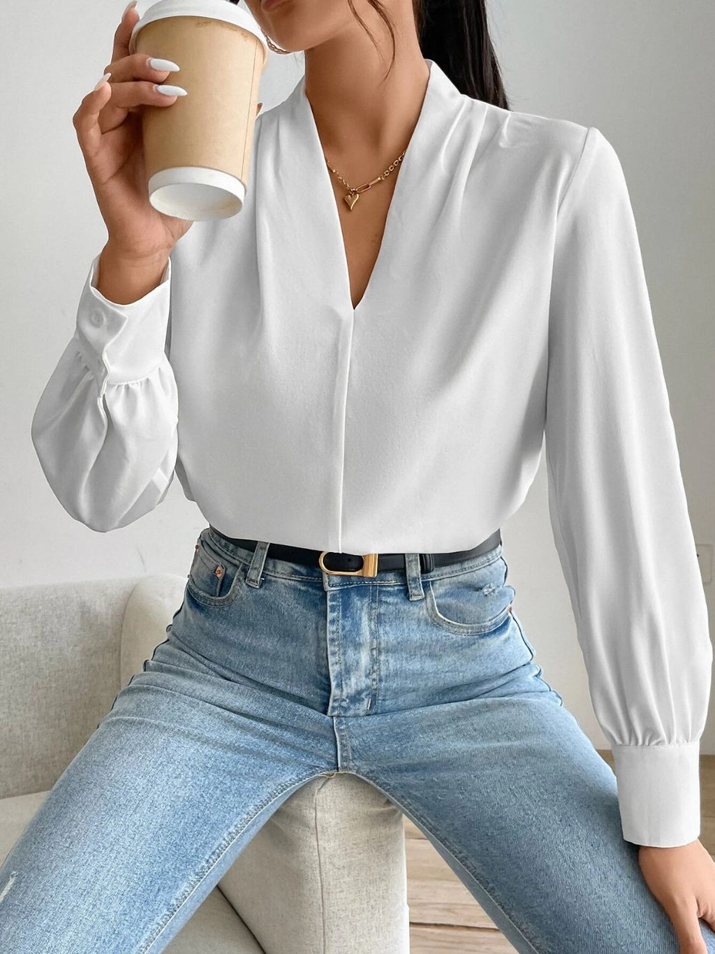 Effortlessly Elegant Shirt with a Timeless Design