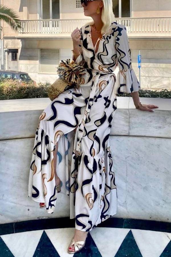 Well Tailored Dress with a Graceful Silhouette