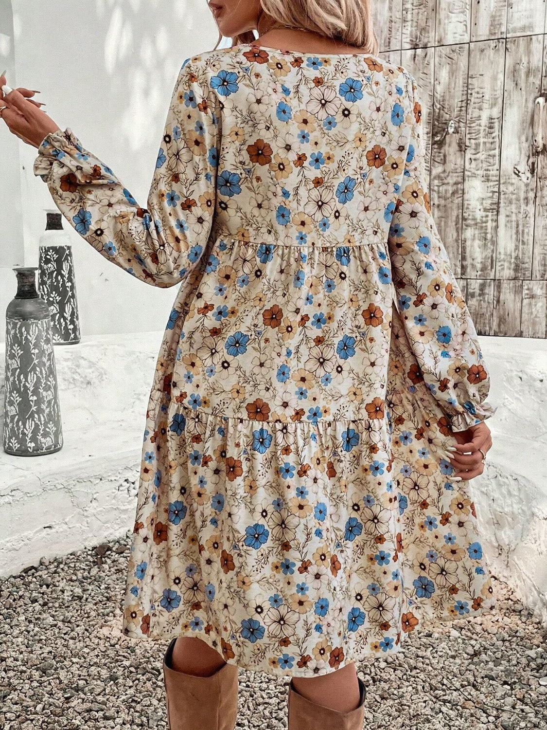 Beautifully Finished Dress in a Timeless Design