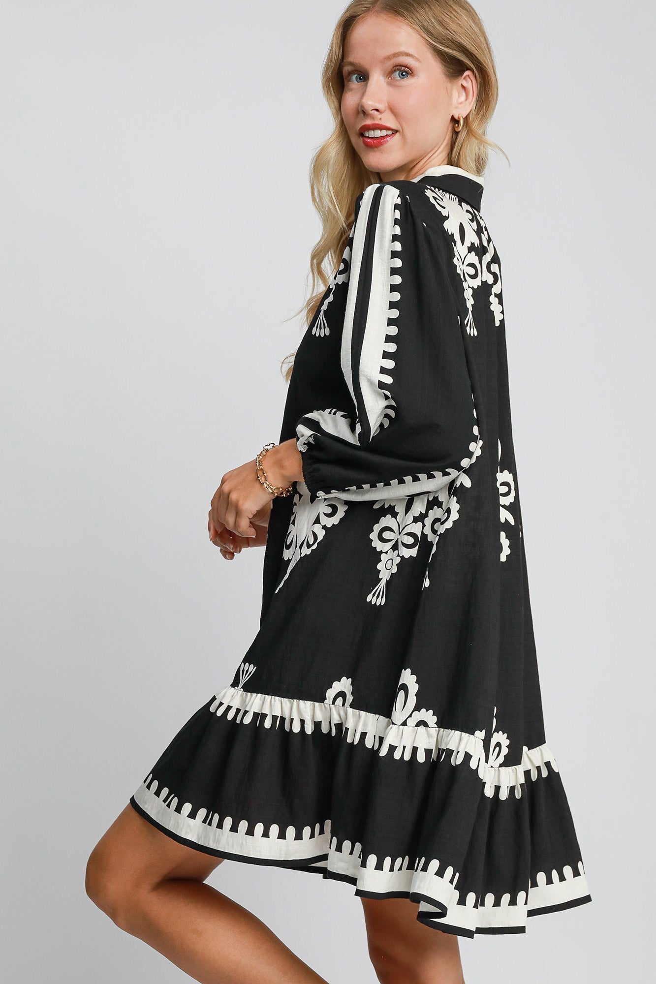 Gracefully Styled Dress for Any Occasion