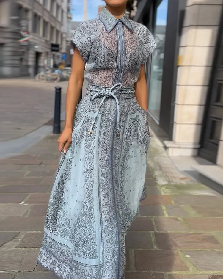 Classic Vintage Dress with a Flattering Fit
