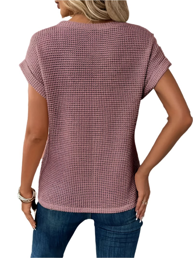 Effortlessly Elegant Blouse with a Timeless Design