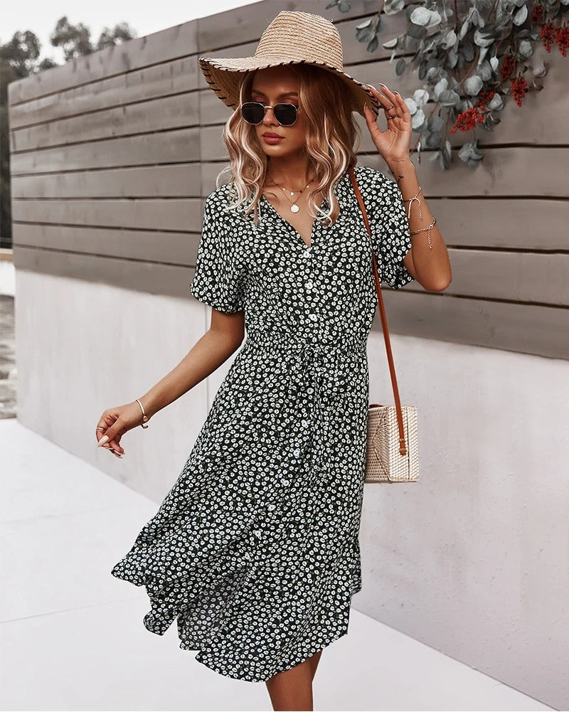 Beautifully Finished Dress in a Timeless Design