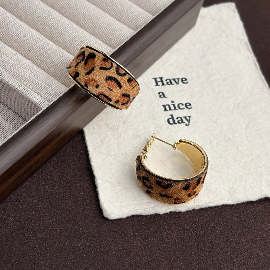 Charming Earring for Any Occasion
