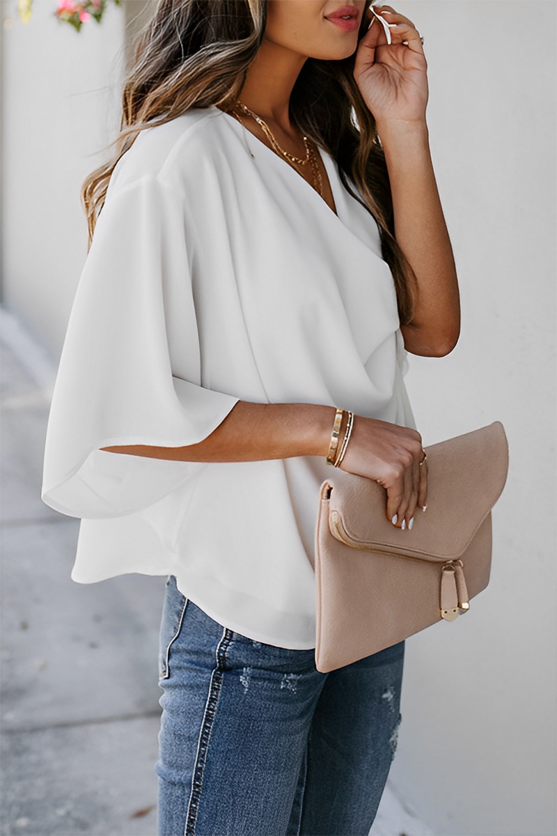 Effortlessly Elegant Blouse with a Timeless Design