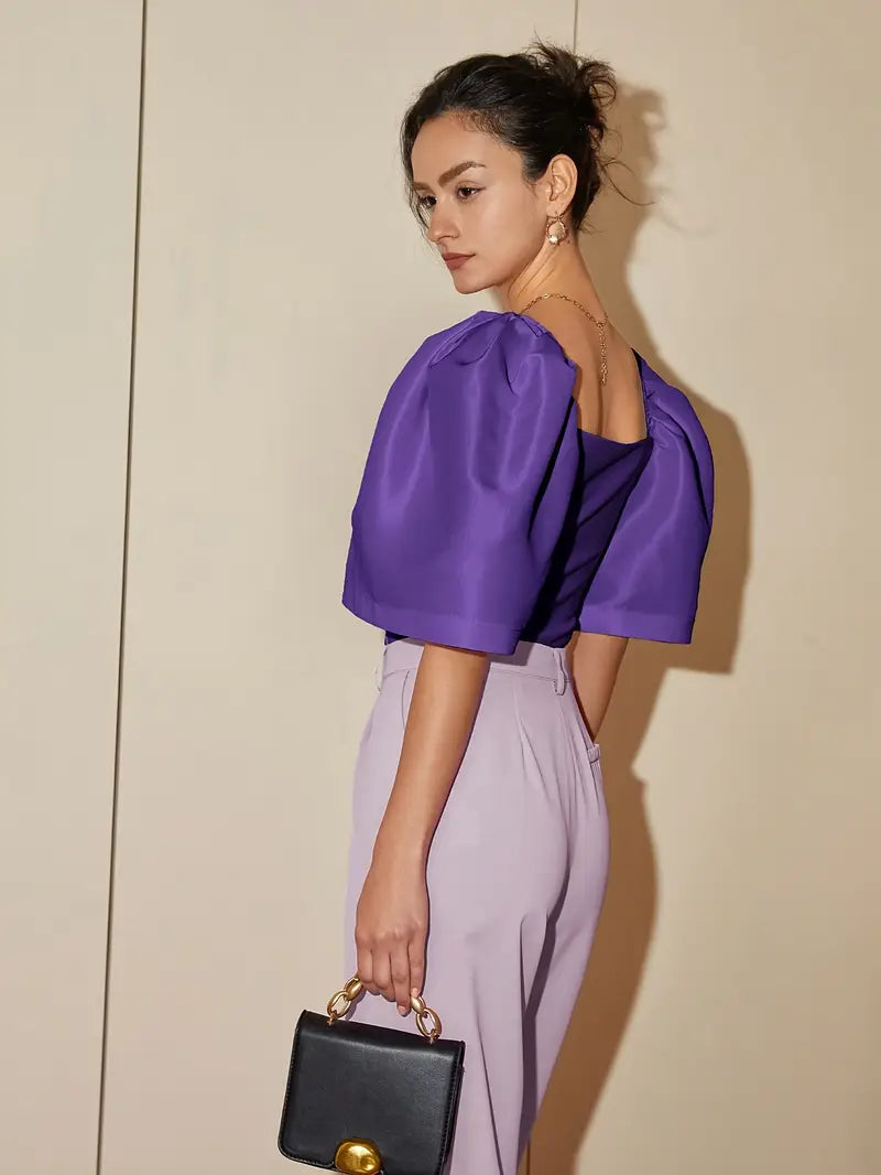 Well Tailored Blouse with a Graceful Silhouette
