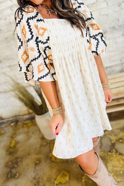 Effortlessly Elegant Dress with a Timeless Design