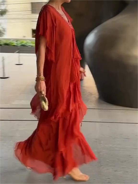 Beautifully Crafted Dress in a Classic Style