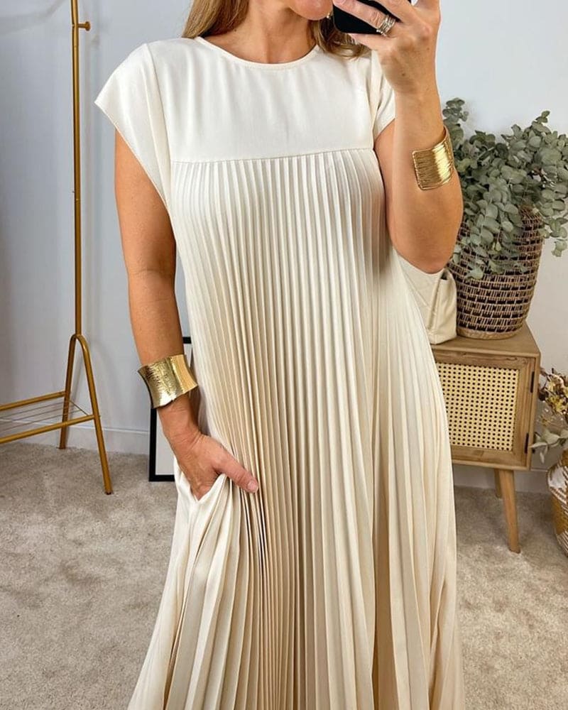 Sophisticated Dress with a Clean Classic Look