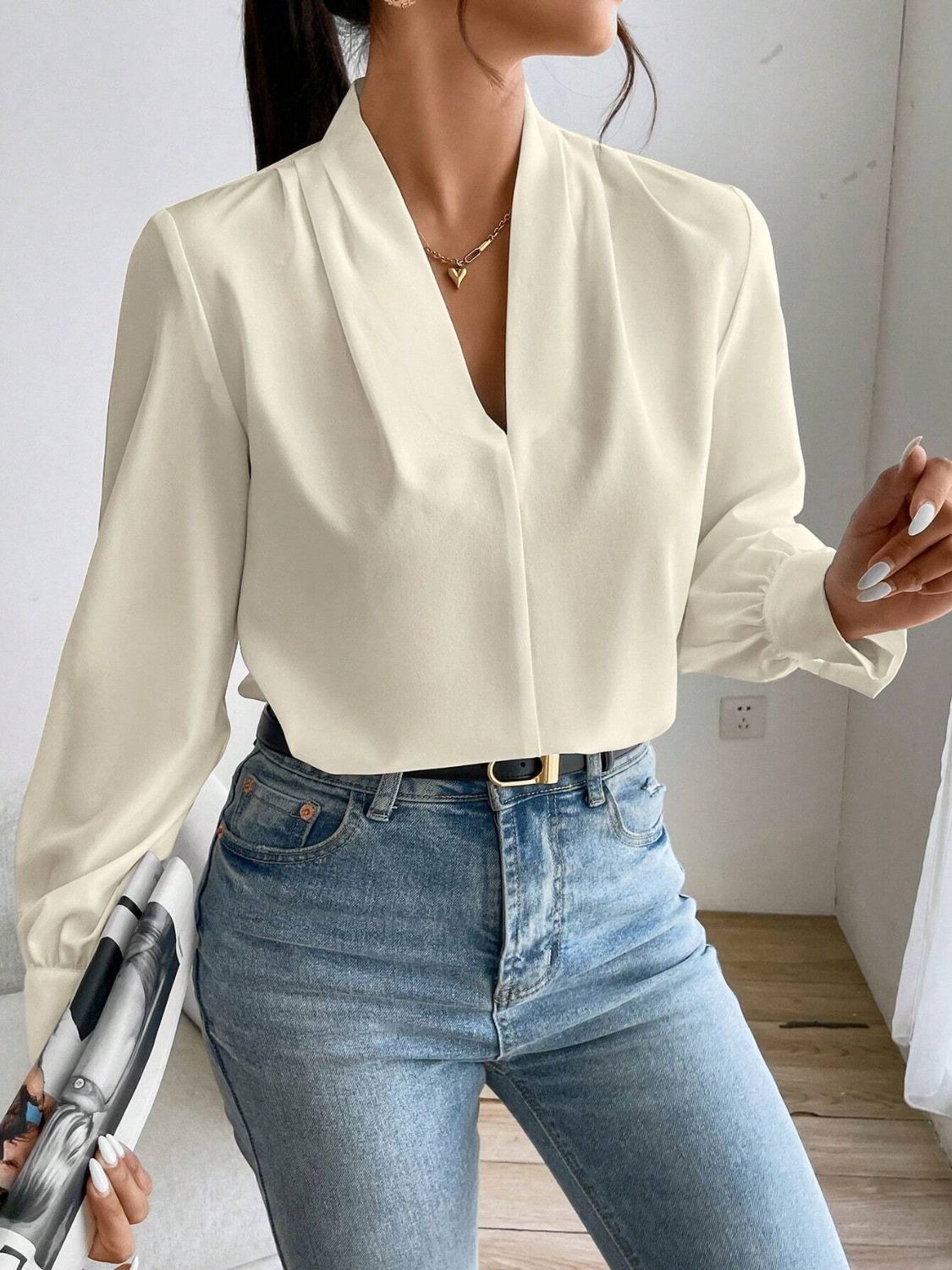 Effortlessly Elegant Shirt with a Timeless Design