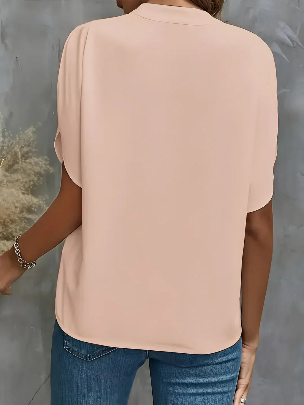 Sophisticated Blouse with a Clean Classic Look