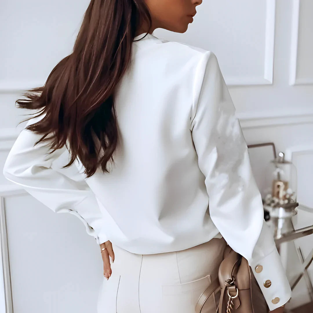 Well Tailored Blouse with a Graceful Silhouette