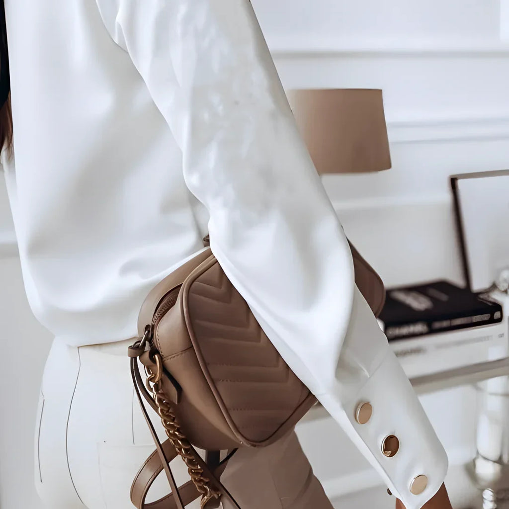 Well Tailored Blouse with a Graceful Silhouette