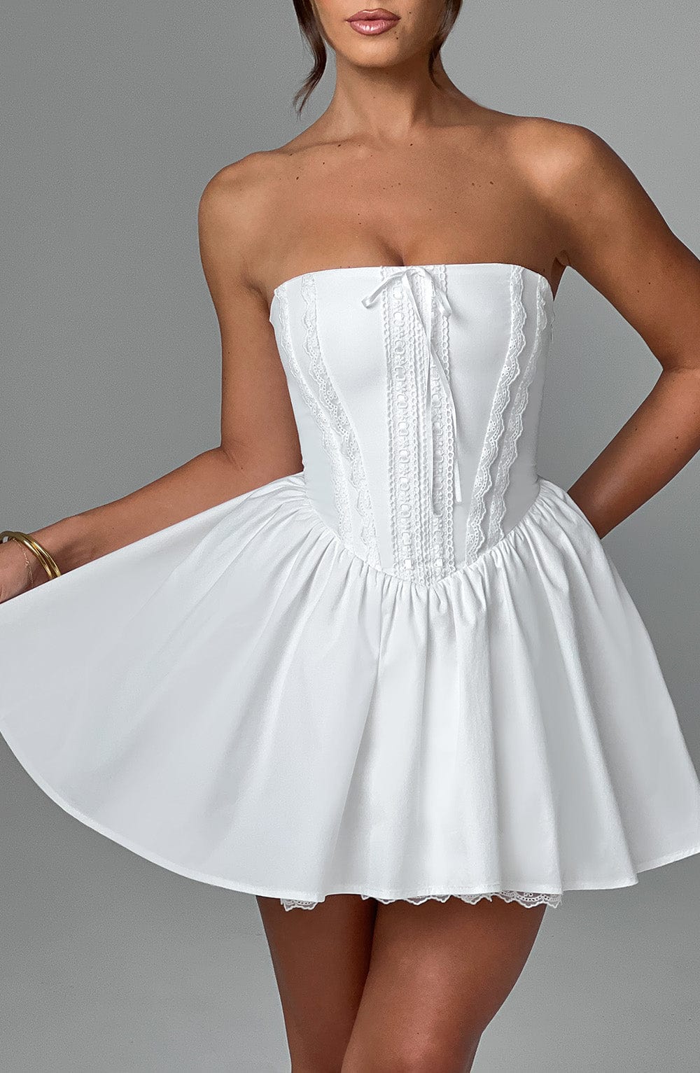 Classic Vintage Dress with a Flattering Fit