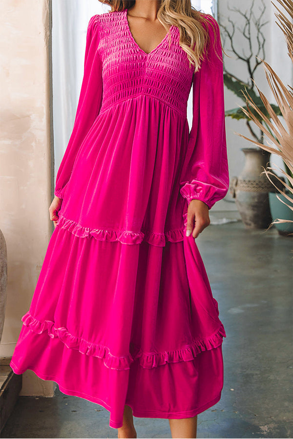 Beautifully Finished Dress in a Timeless Design