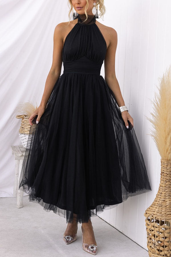 Effortlessly Elegant Dress with a Timeless Design