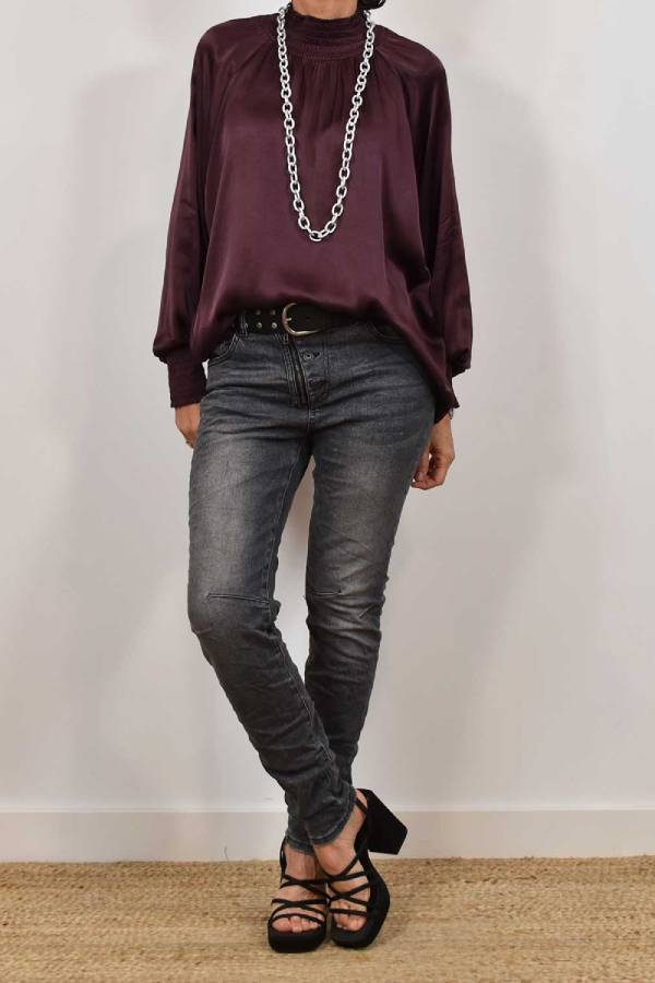 Polished Blouse with an Effortless Classic Look