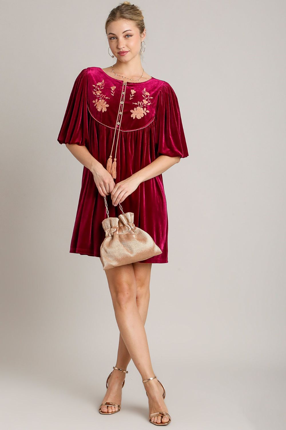 Beautifully Finished Dress in a Timeless Design