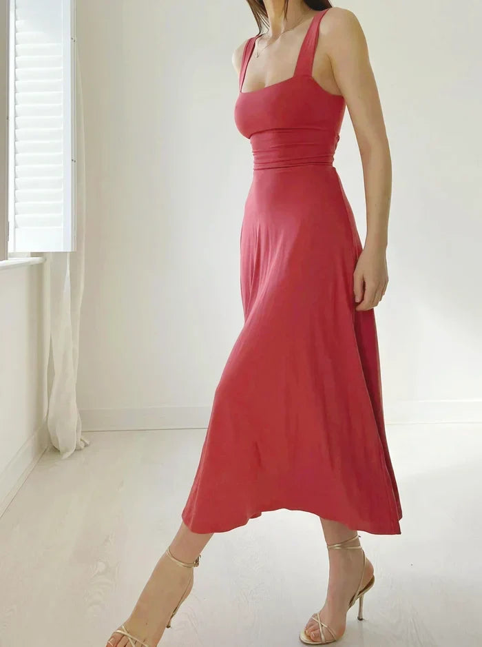 Effortlessly Elegant Dress with a Timeless Design