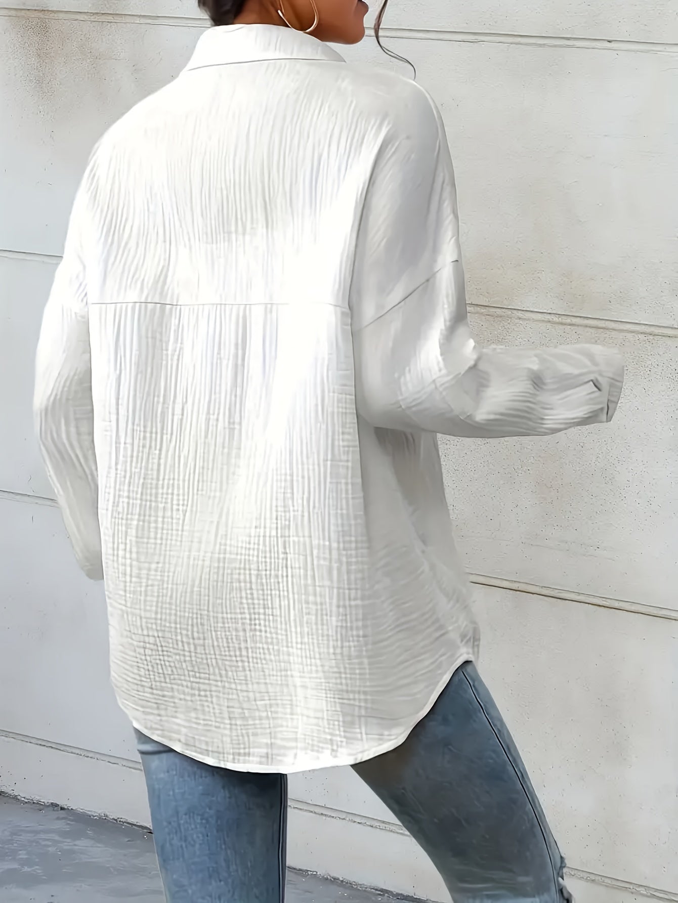 Well Tailored Blouse with a Graceful Silhouette